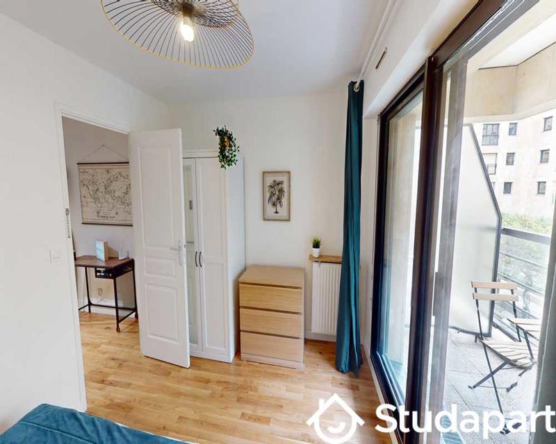 Chambre - 100 m² - 1 pièce