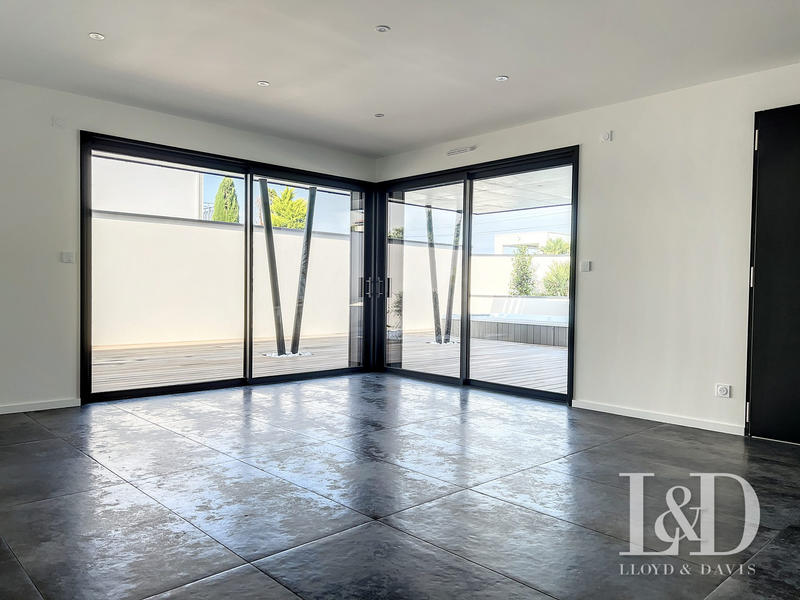 Villa - 216 m² - 5 pièces