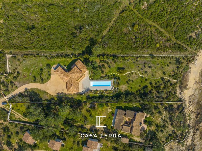 Propriété - 263 m² - 6 pièces