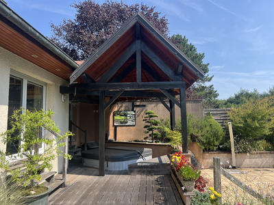 Maison - 201 m² - 8 pièces