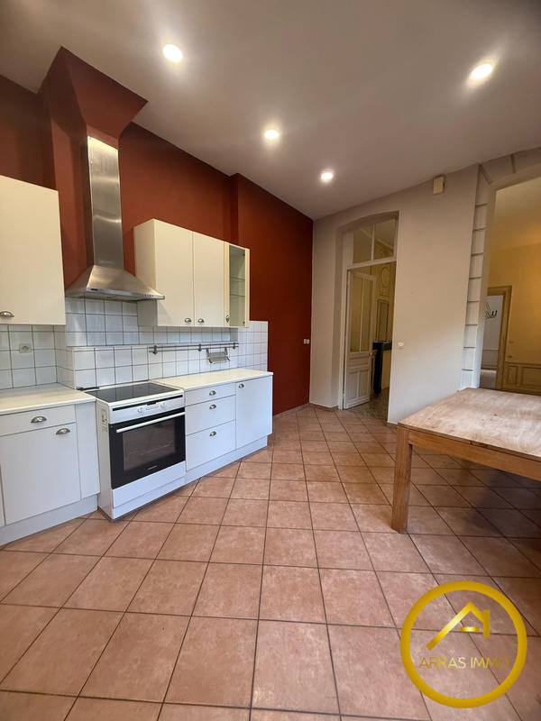 Maison - 209 m² - 9 pièces