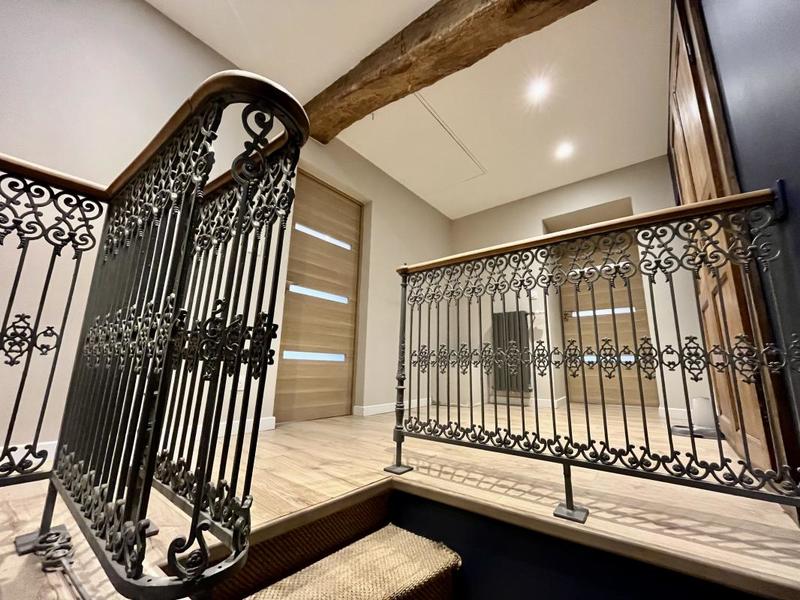 Maison - 341 m² - 8 pièces