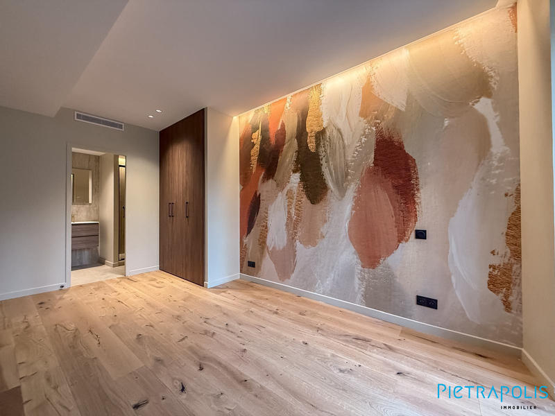 Appartement - 102 m² - 4 pièces