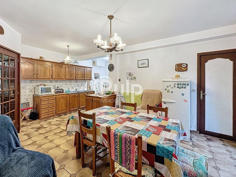 Maison - 172 m² - 8 pièces