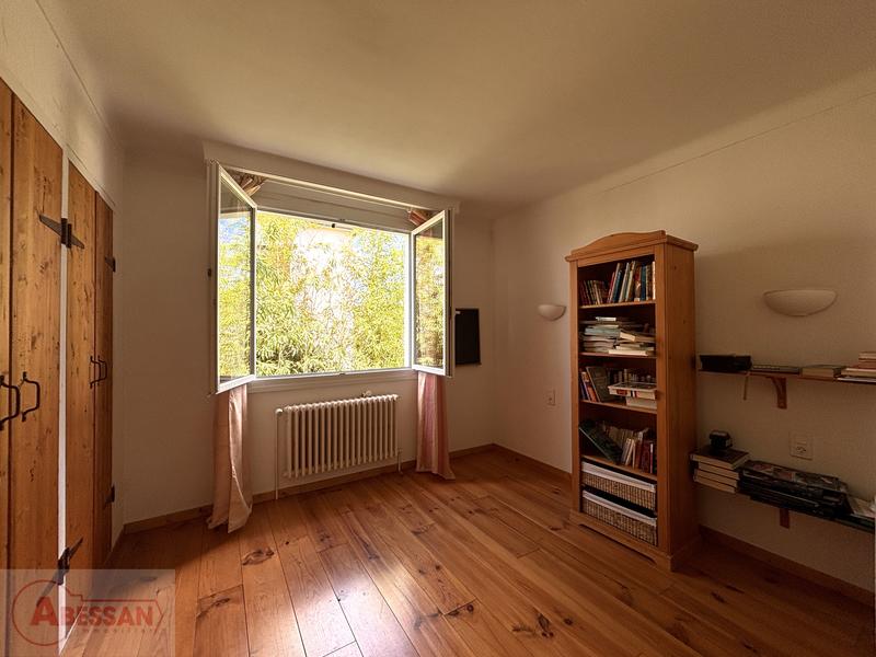 Maison - 220 m² - 7 pièces
