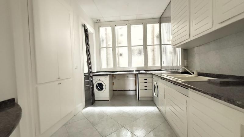 Appartement - 177 m² - 7 pièces