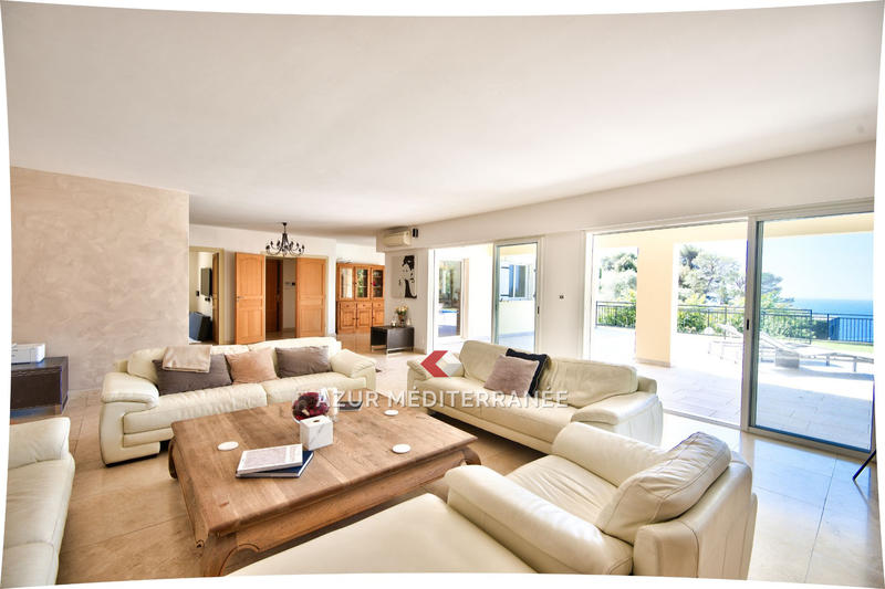 Villa - 369 m² - 6 pièces