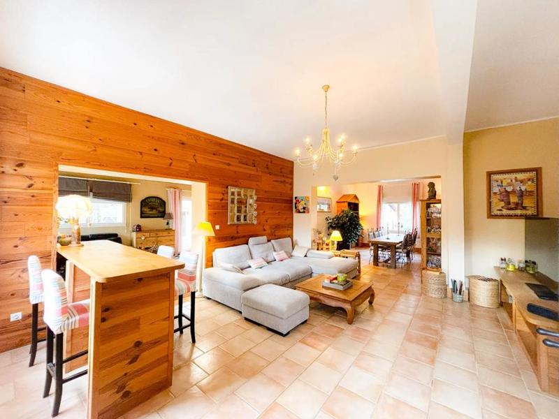 Propriété - 450 m² - 11 pièces