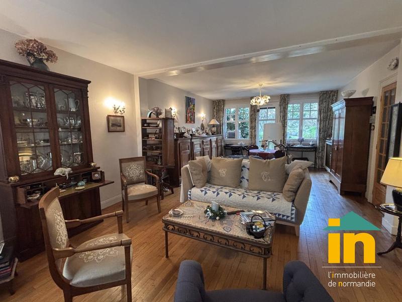 Maison de ville - 262 m² - 11 pièces