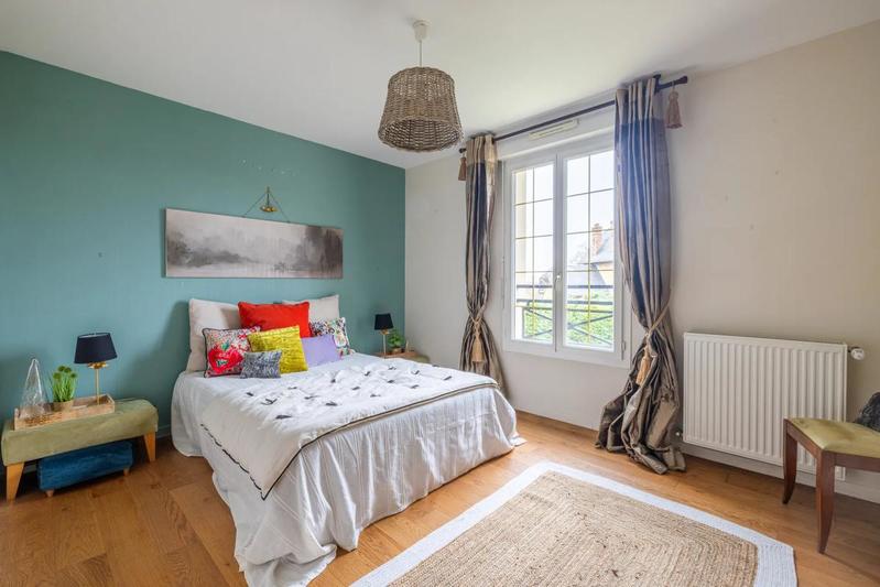 Maison - 211 m² - 7 pièces