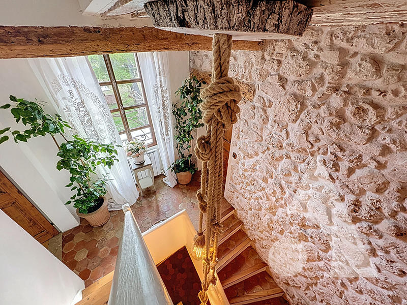 Maison - 250 m² - 7 pièces