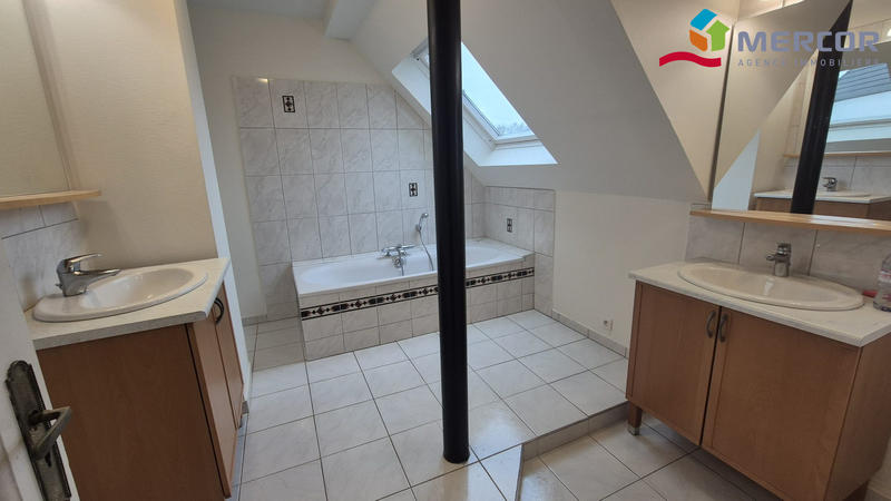 Maison - 136 m² - 5 pièces