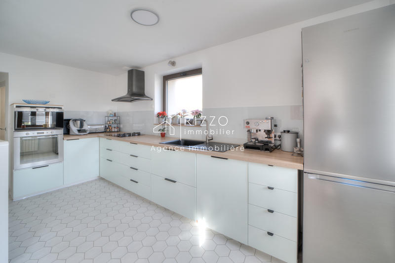 Maison - 102 m² - 5 pièces