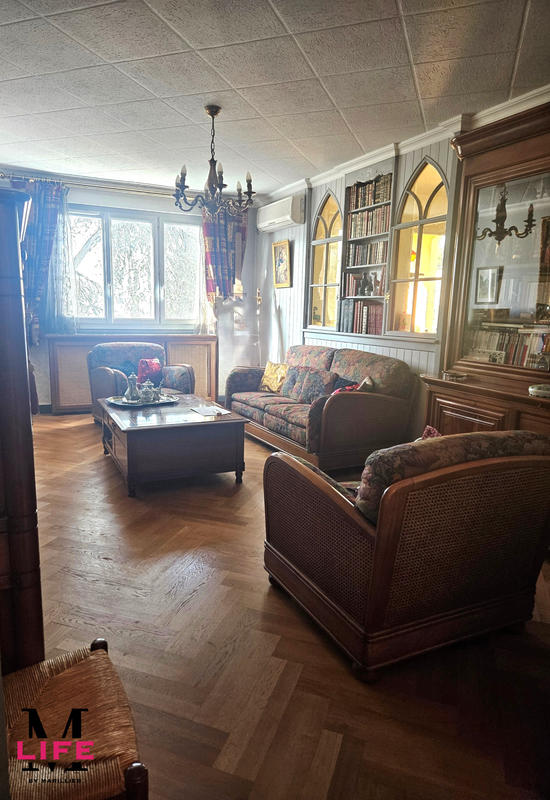 Appartement - 92 m² - 7 pièces