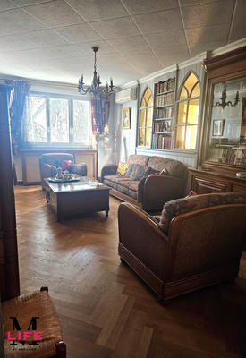 Appartement - 92 m² - 7 pièces