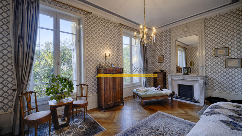 Villa - 435 m² - 13 pièces