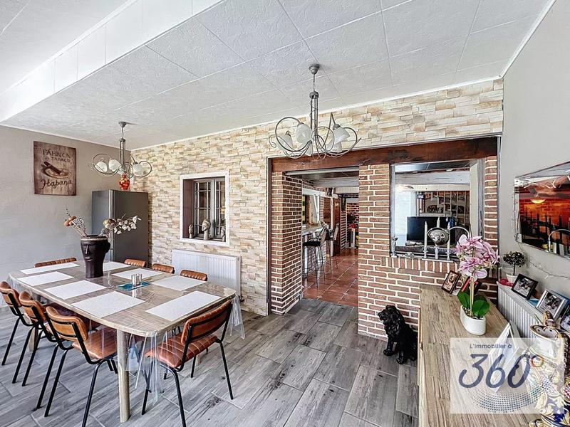 Maison - 185 m² - 7 pièces