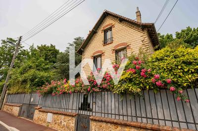 Maison ancienne - 176 m² - 8 pièces