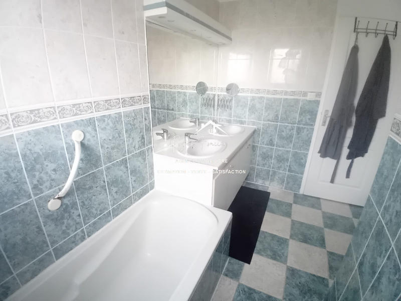 Maison - 97 m² - 4 pièces