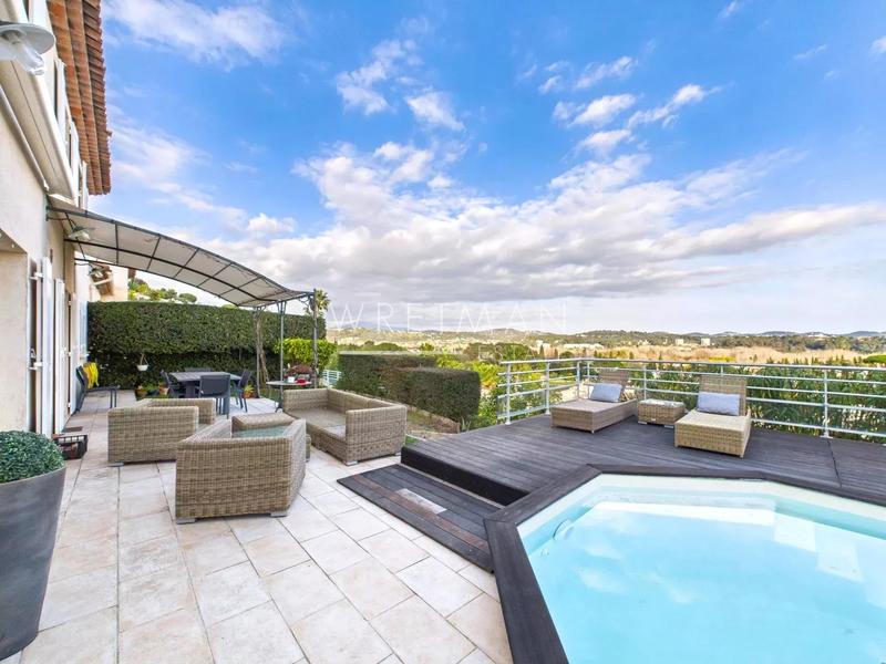 Villa - 130 m² - 6 pièces