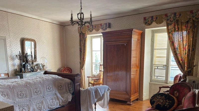 Maison - 336 m² - 14 pièces