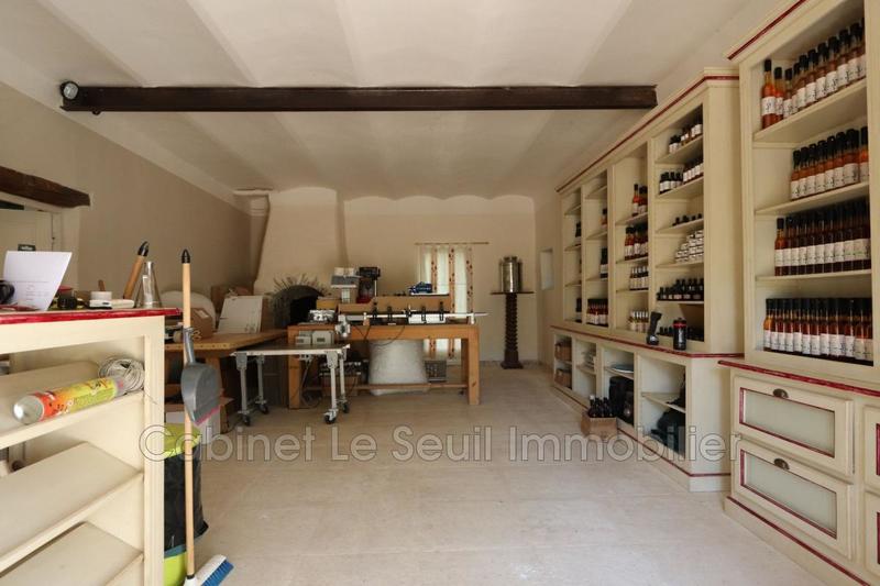 Mas - 400 m² - 7 pièces