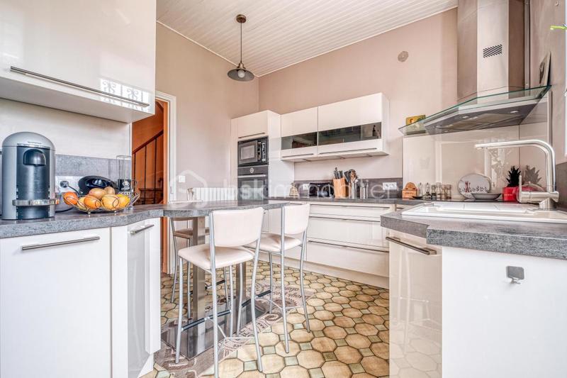 Demeure - 171 m² - 6 pièces