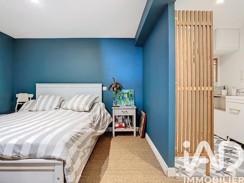 Maison - 230 m² - 8 pièces