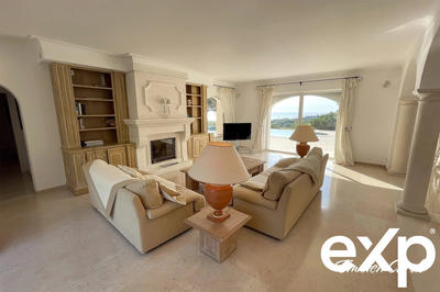 Villa - 167 m² - 6 pièces