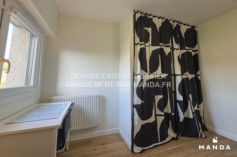 Chambre - 9 m² - 6 pièces