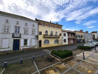 Maison de maîtres - 330 m² - 14 pièces