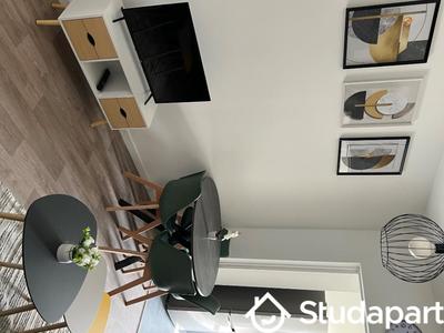 Chambre - 9 m² - 1 pièce