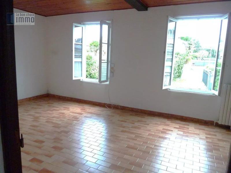 Maison - 673 m² - 4 pièces