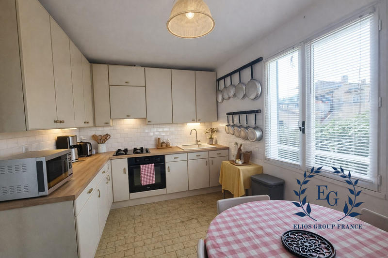 Maison traditionnelle - 98 m² - 5 pièces