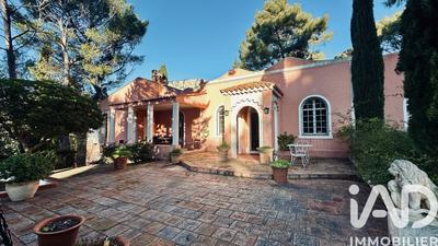 Maison - 292 m² - 11 pièces