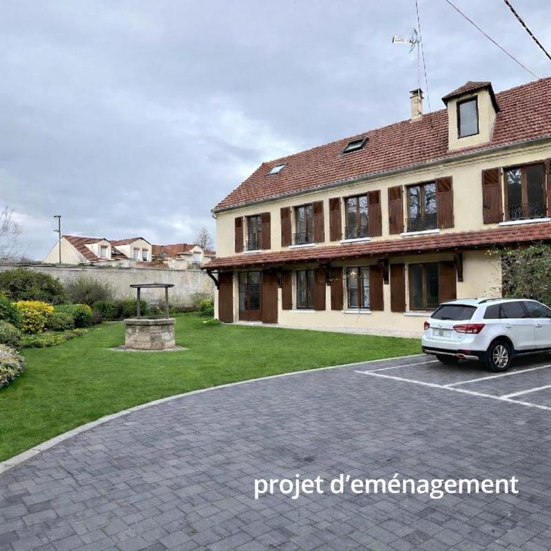 Maison - 195 m² - 9 pièces