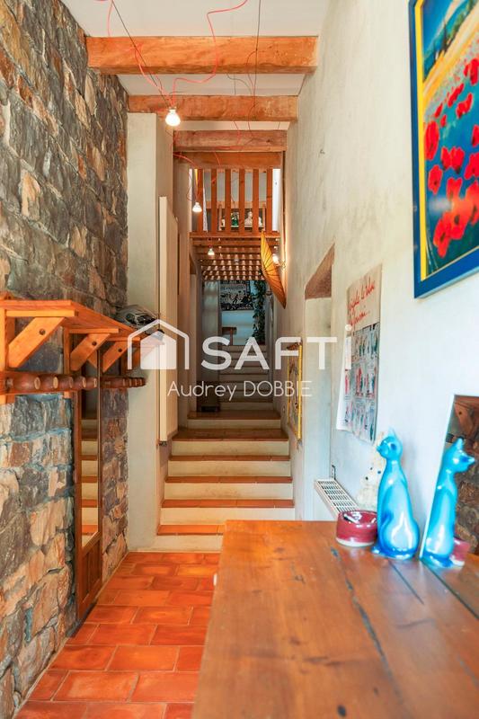 Maison - 228 m² - 8 pièces