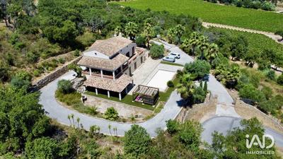 Maison - 260 m² - 6 pièces