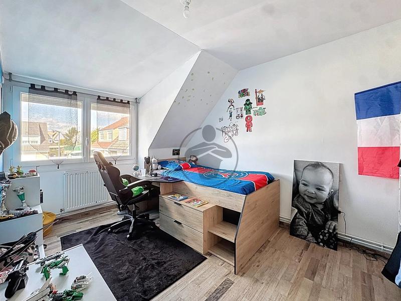 Maison - 96 m² - 5 pièces