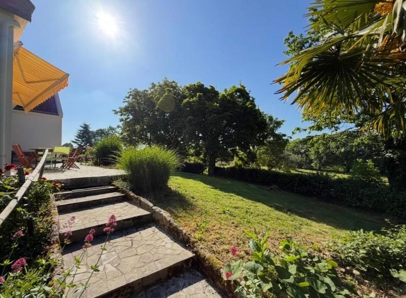 Maison - 168 m² - 10 pièces