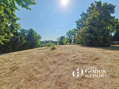 Terrain constructible - 989 m²