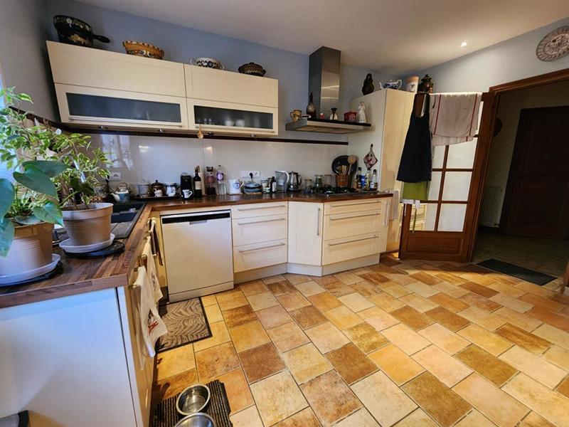 Maison - 376 m² - 10 pièces