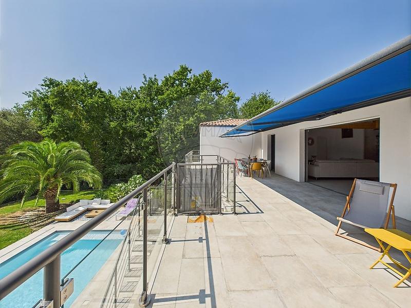 Villa - 245 m² - 7 pièces