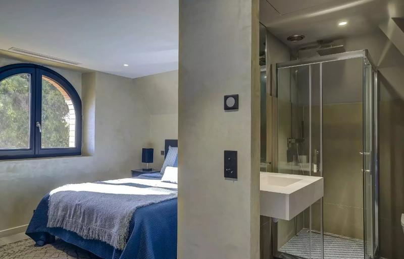 Villa - 216 m² - 6 pièces