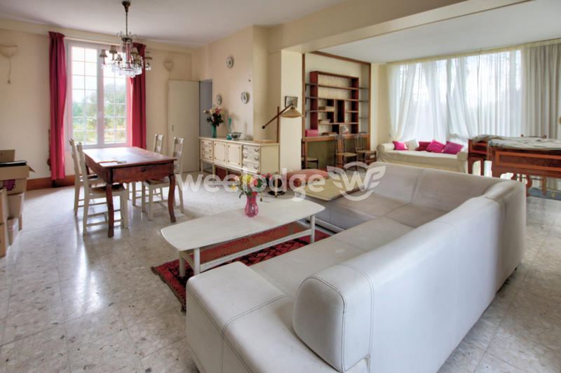 Maison - 232 m² - 12 pièces