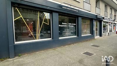 Local commercial - 111 m²