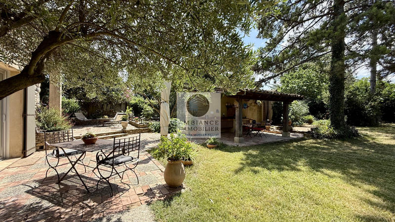 Maison - 214 m² - 10 pièces