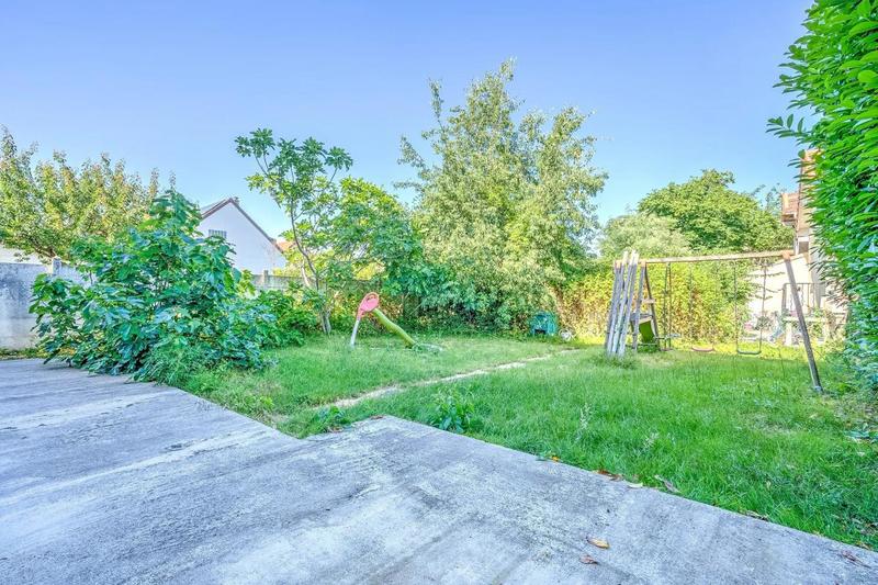 Maison - 223 m² - 8 pièces