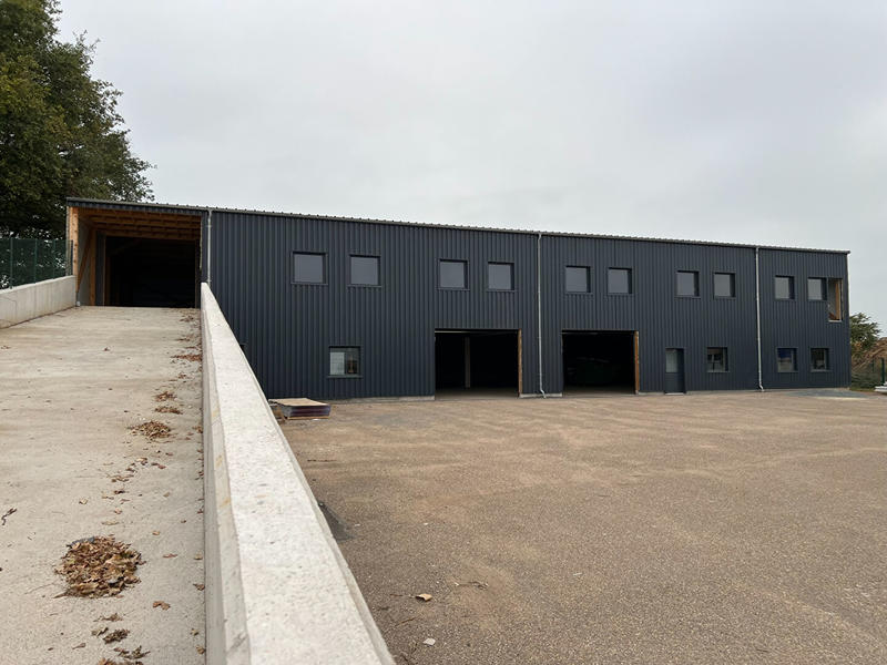 Local d'activité / Entrepôt - 320 m²