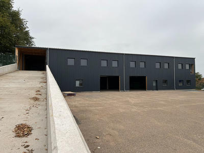 Local d'activité / Entrepôt - 320 m²